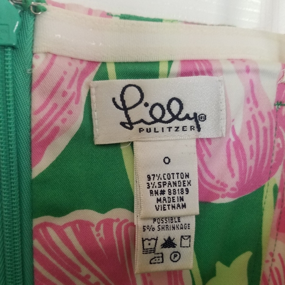 Lilly PulitzerTowering Tulips - Picture 5 of 5